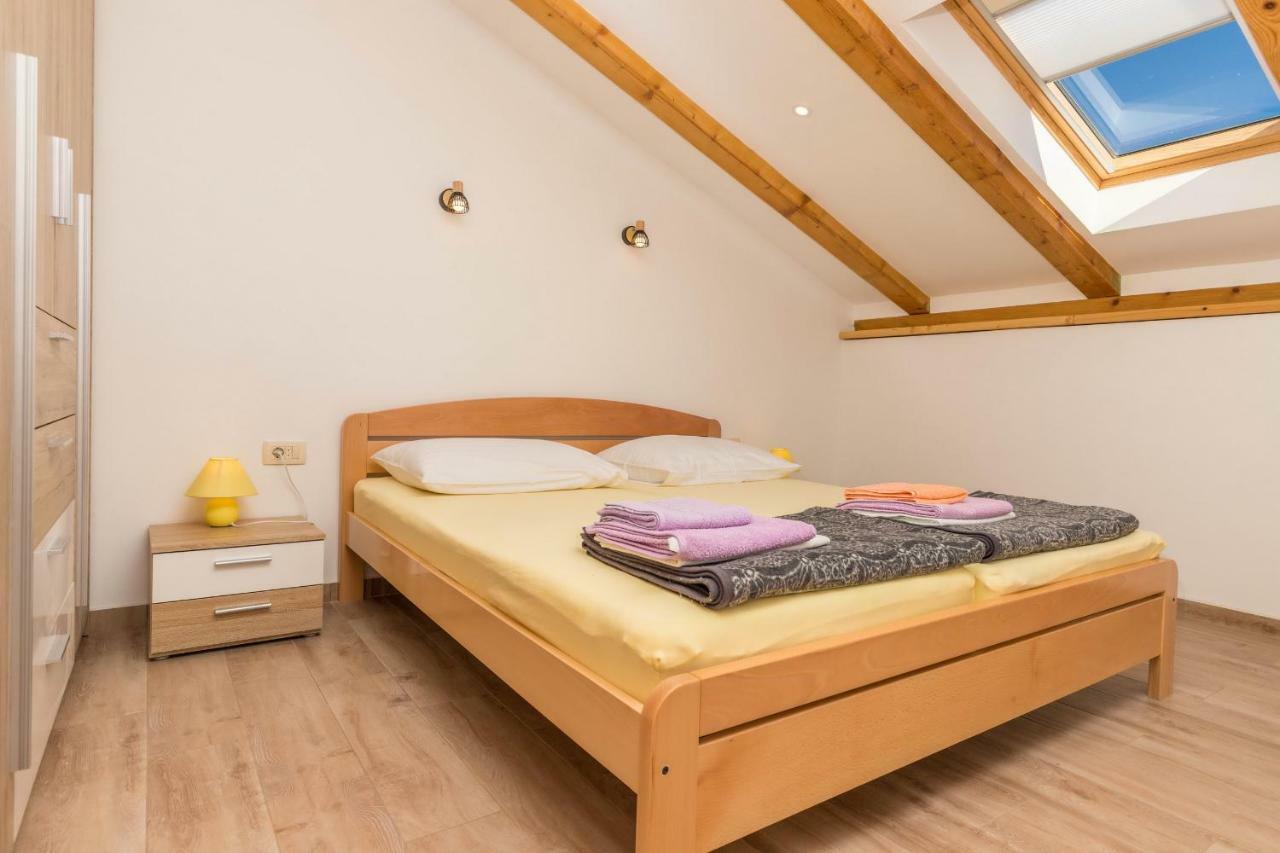 Apartman Sare 茨里克韦尼察 外观 照片