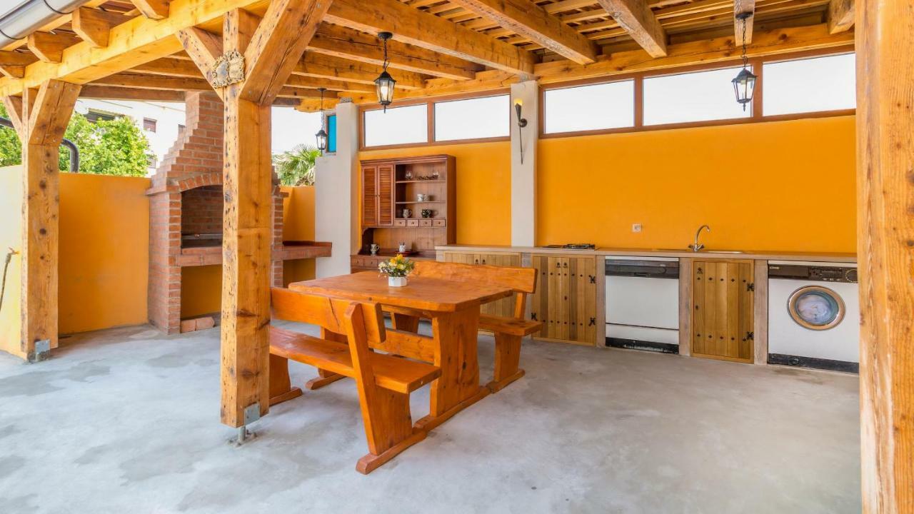 Apartman Sare 茨里克韦尼察 外观 照片